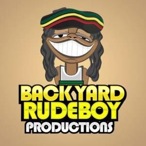 Meet your Posher, Backyard